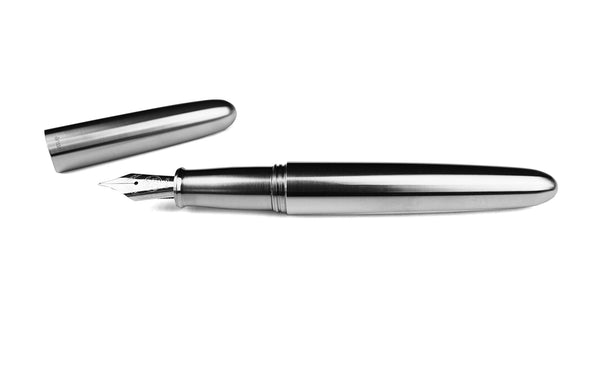 PIUMA Minimalist Fountain Pen - Titanium